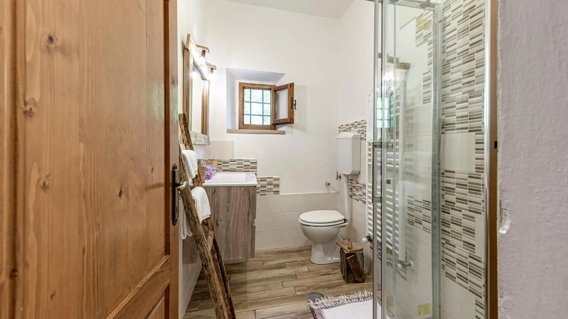 Вилла Cascina Gretaio Con Piscina Реджелло